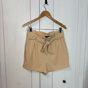 Vero Moda - W29 / EU38  - High Waist Creamy Pink Shorts Faux Pearl Accents